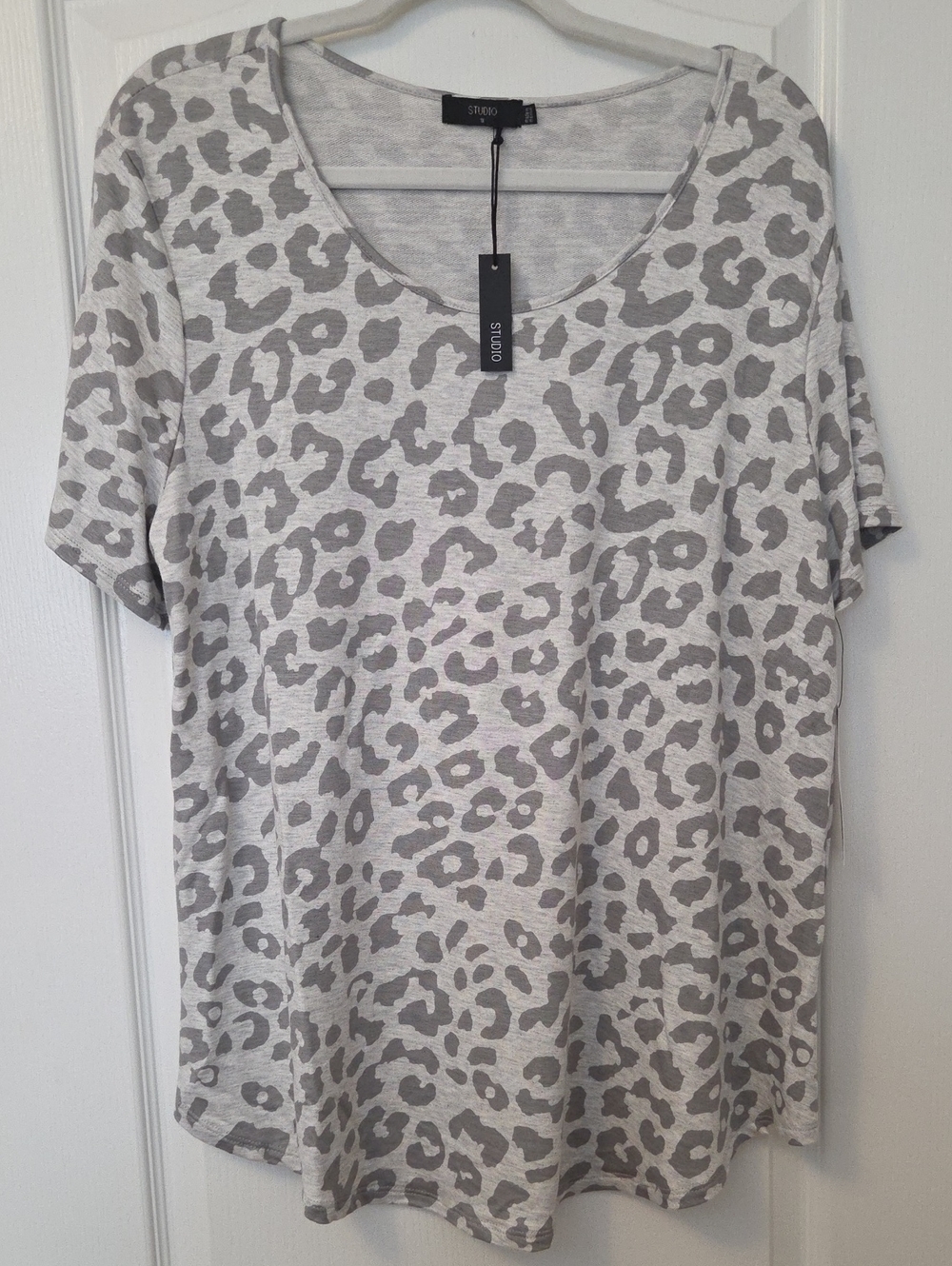 Studio Works Gray Leopard Print Short Sleeve Tee
